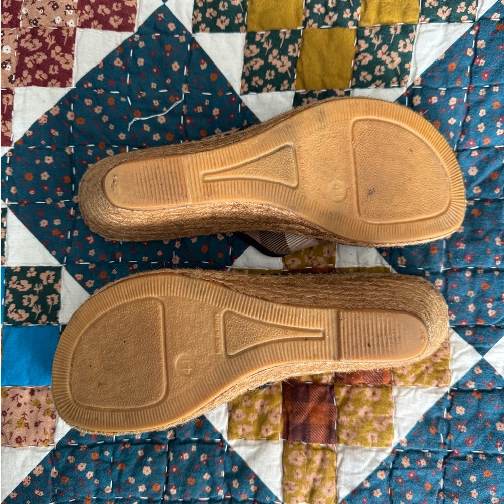 Burberry Women's Black and Tan Espadrilles Sandals - Picture 7 of 9
